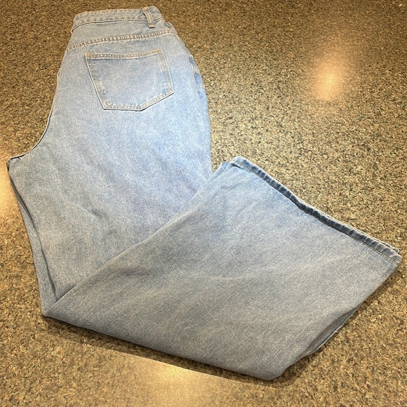 Shein Curve 0XL denim distressed bootcut light washed 5 pocket jeans - Picture 6 of 10